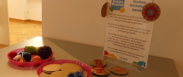 MitMachStation in der Ausstellung "KUNST-STOFF"