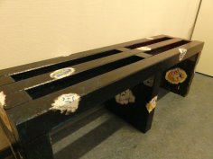 Eine der gebauten Bänke Eine der gebauten Bänke