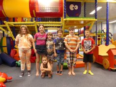 Kinder im Spielhaus Kinder im Spielhaus