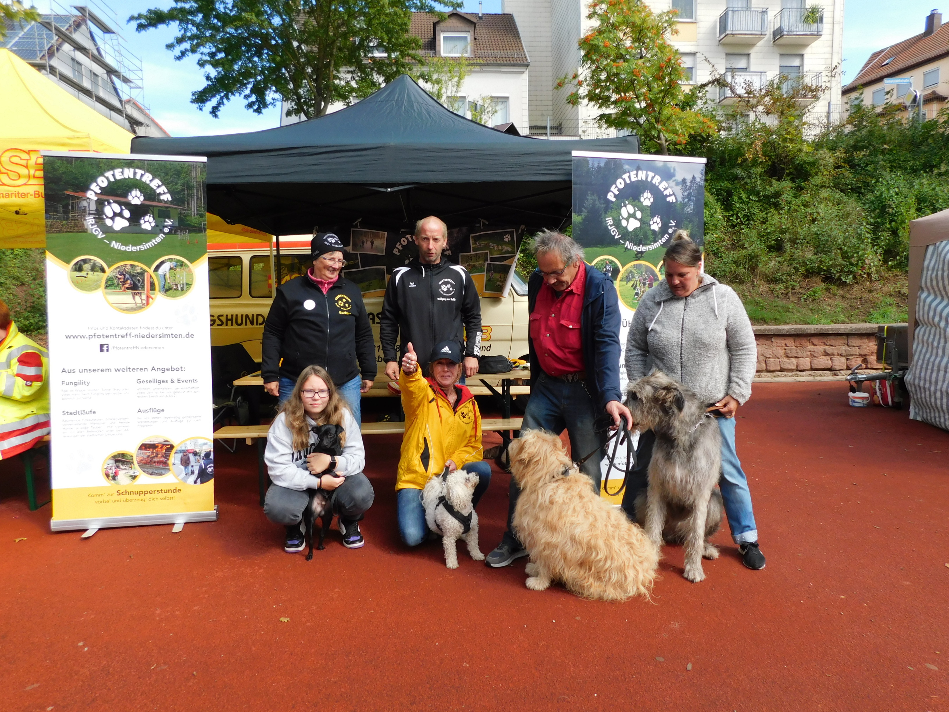 Stand des Pfotentreffs auf dem Kinderspieltag