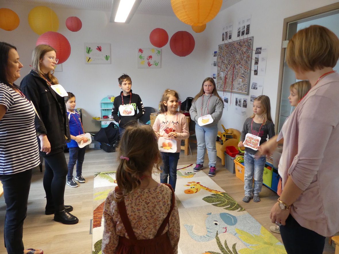 Kinder spielen bei den LeckerSchmeckerDetektiven