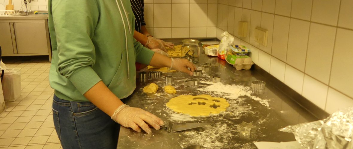 Plätzchen backen im Horeb-Treff