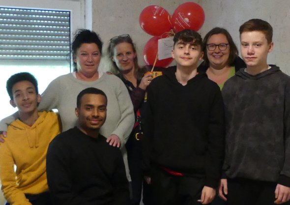 Die Teilnehmer vom Taschengeldprojekt auf der Hahnenruh mit den Anleiterinnen und Pakt-Koordinatorin Martina Fuhrmann (2. von rechts)