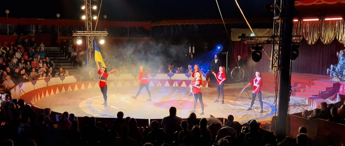 Blick in die Manege des Weihnachtscircus