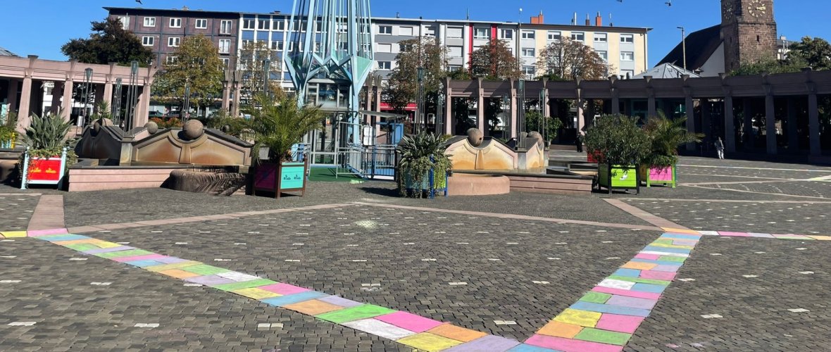 Der bunt bemalte Exerzierplatz Der bunt bemalte Exerzierplatz