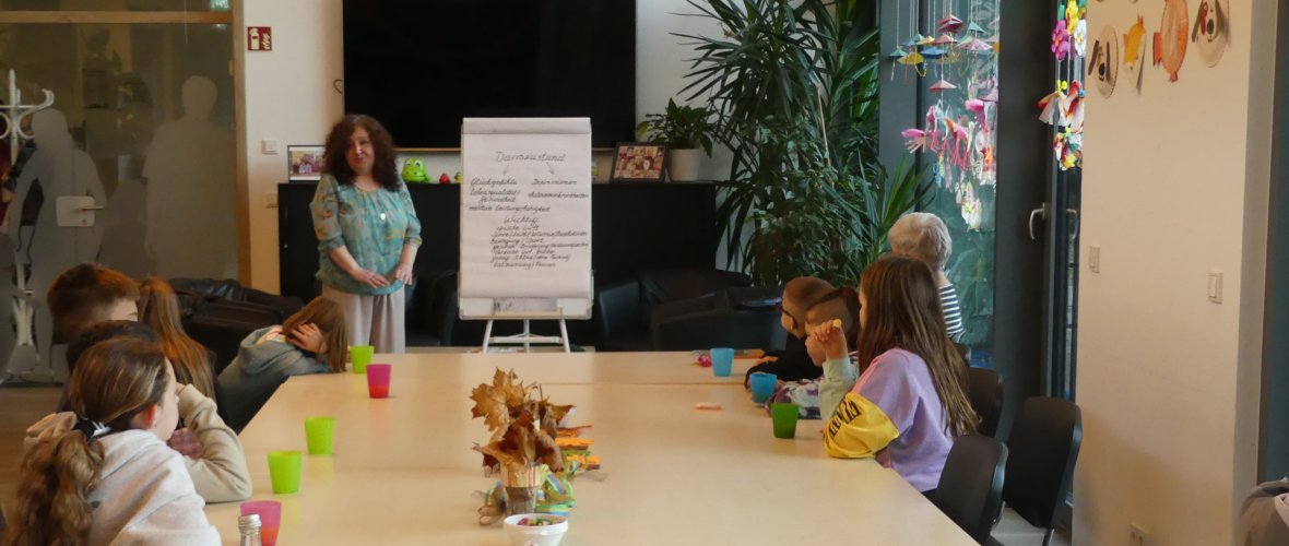 Maire Schönberger beim Glücks-Workshop im p11 Maire Schönberger beim Glücks-Workshop im p11