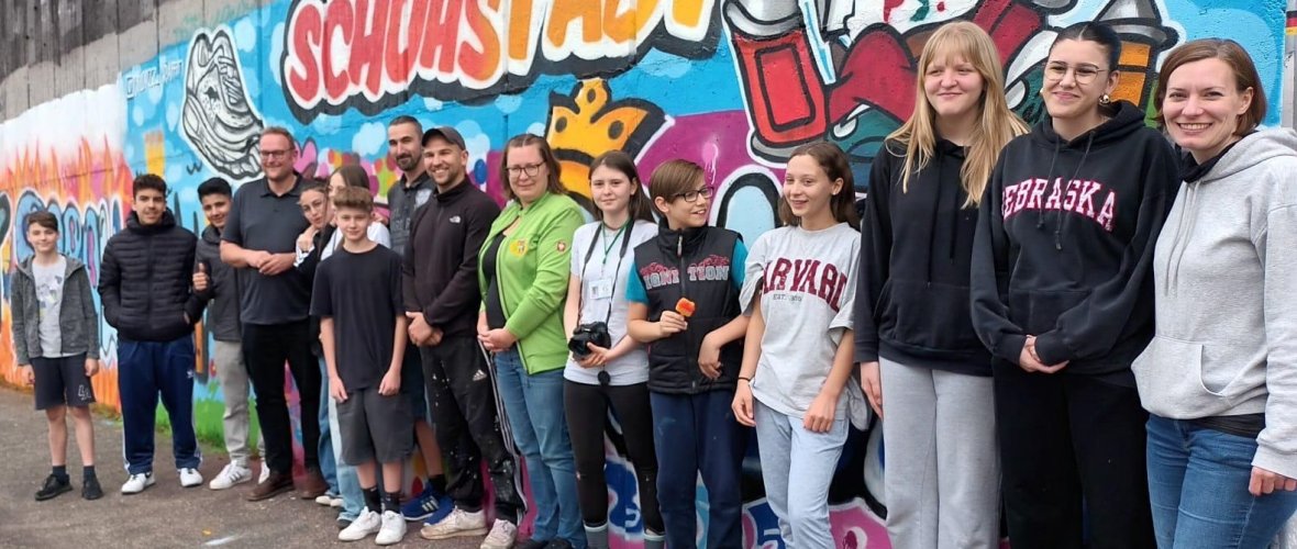 Die Gruppe beim Graffiti-Workshop