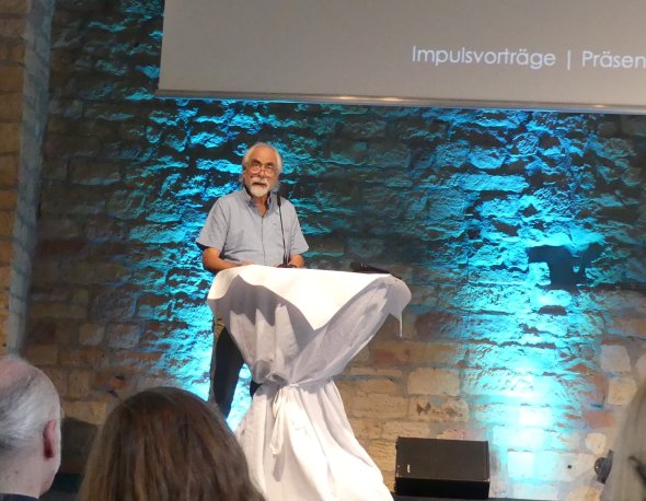 Künstler und Kunstpädagoge Matthias Strugalla Künstler und Kunstpädagoge Matthias Strugalla