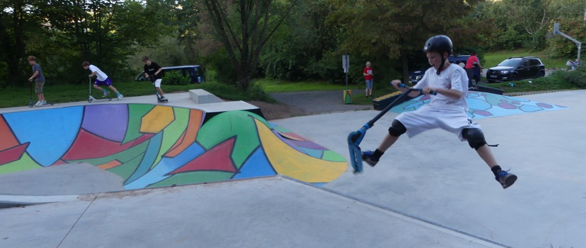Spektakuläre Tricks beim Sk8 Date Spektakuläre Tricks beim Sk8 Date