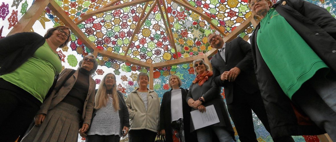 Gruppenfoto im neuen Sternen-Pavillon