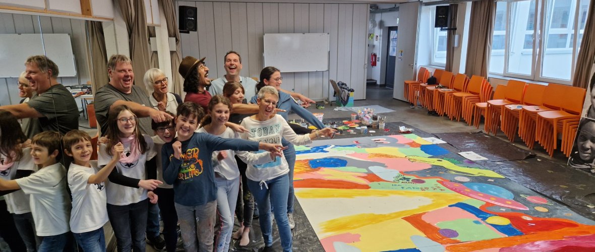Beim Entstehen des Selfie-Points Rheinberger-Passge in der JuKuWe